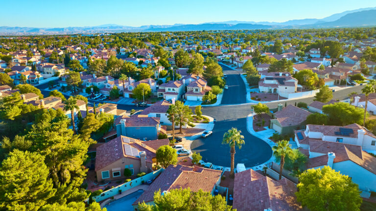 How to Compete Against Cash Buyers (and Win)